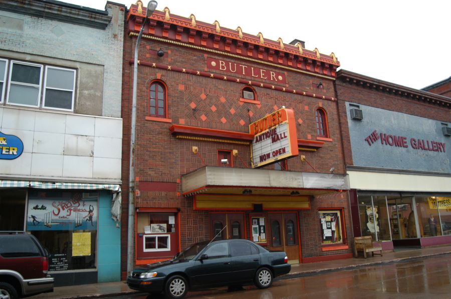Butler Theatre - Sept 26 2003 Photo (newer photo)